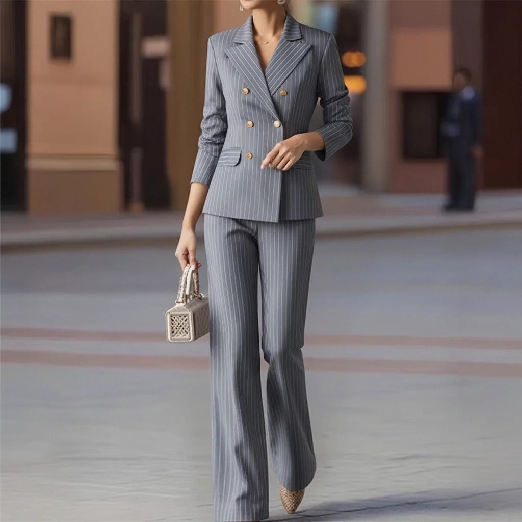 Completo doppiopetto donna Zyra MyLumerya – giacca strutturata e pantalone elegante
